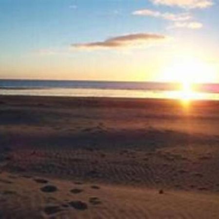 Relaxed Beach Retreat, Mod Family Friendly Bach Foxton Beach Eksteriør billede